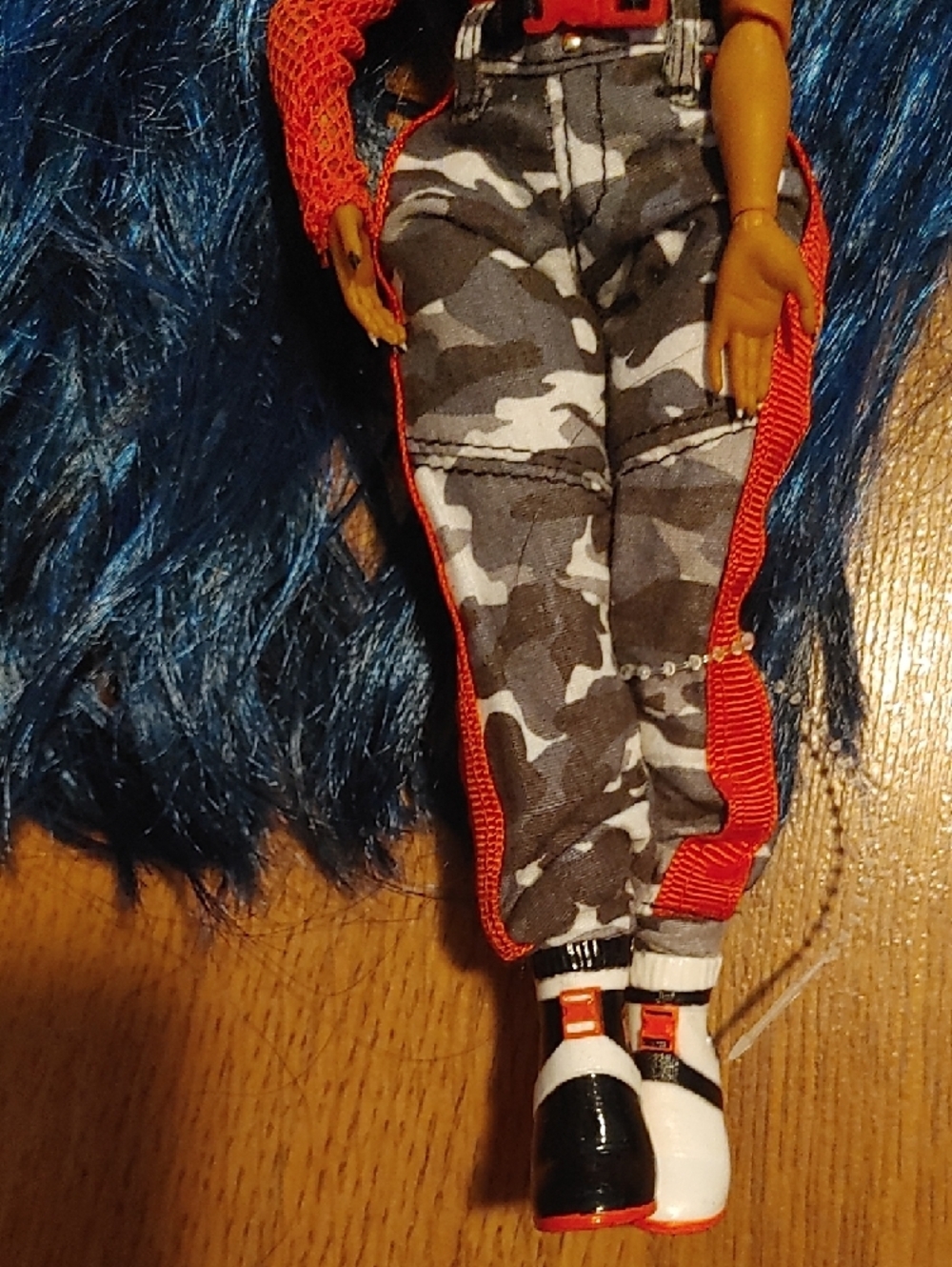 ✅$12 Add On LOL Surprise OMG Downtown BB Fashion Doll - Picture 6 of 9